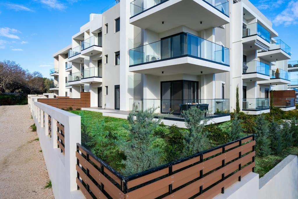Maison Du Jardin 2-Bedroom Apartment Private Outdoor Jacuzzi Rhodes City Exterior foto